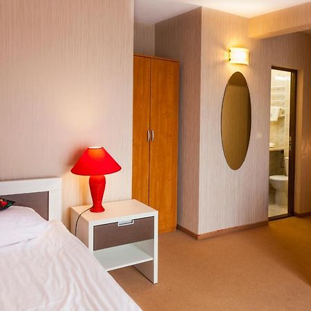 To Tu Bed & Breakfast Мронгово Екстериор снимка