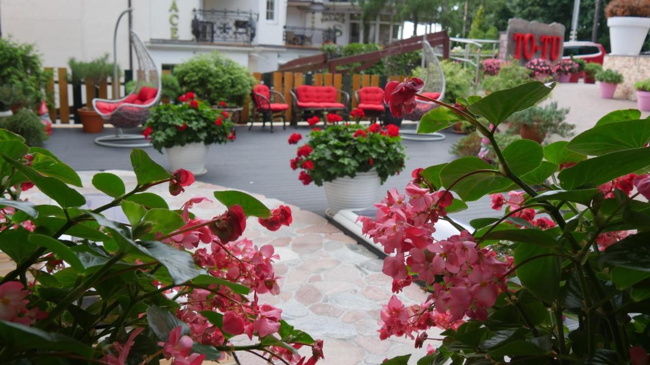 To Tu Bed & Breakfast Мронгово Екстериор снимка