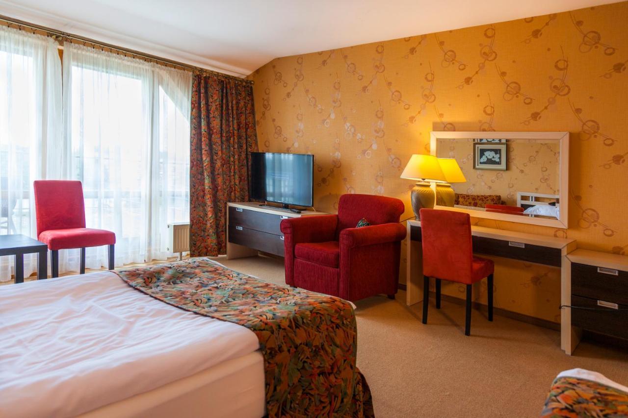 To Tu Bed & Breakfast Мронгово Екстериор снимка